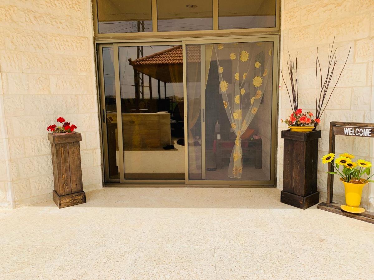Laura'S Modern Villa Madaba Eksteriør bilde